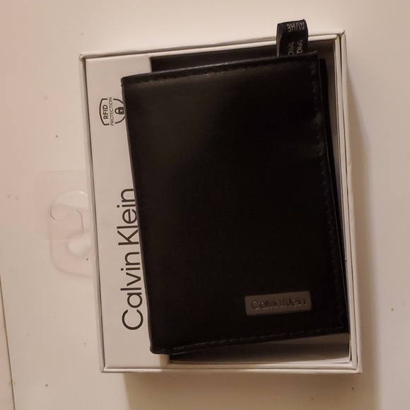 New authentic Calvin Klein Mens black trifold leather wallet - Picture 1 of 9
